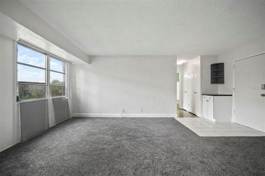 For Sale: $76,900 (1 beds, 1 baths, 708 Square Feet)