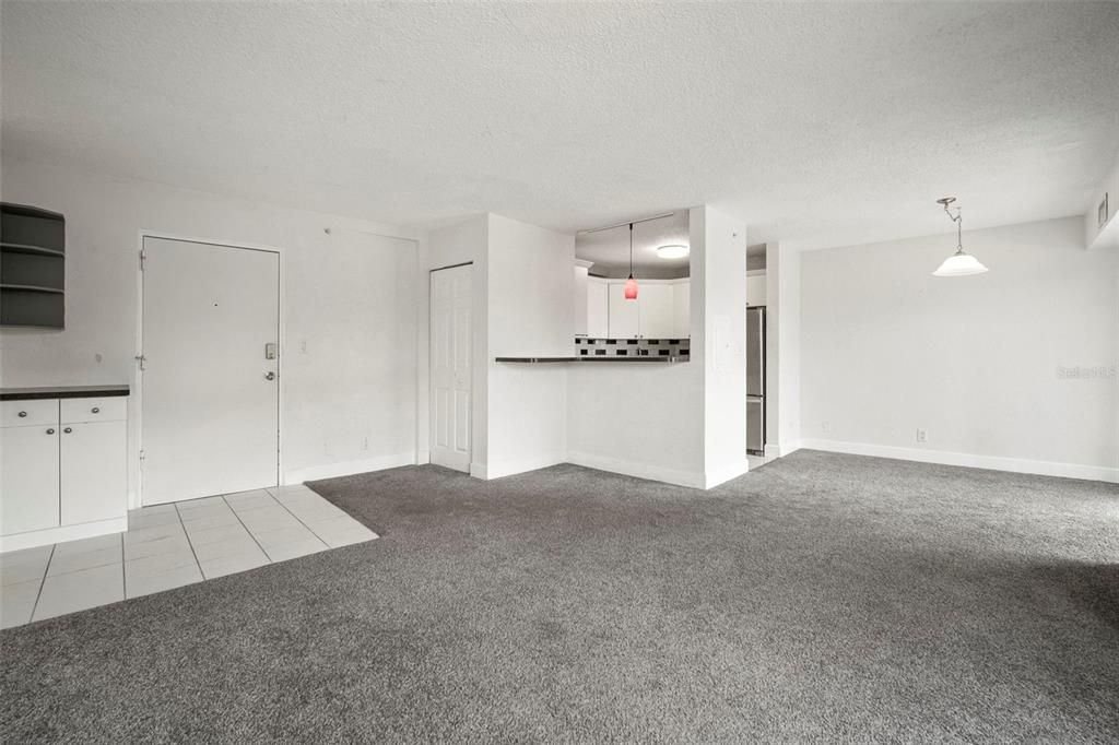 For Sale: $76,900 (1 beds, 1 baths, 708 Square Feet)