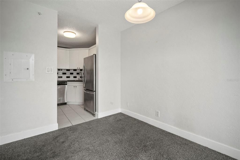 For Sale: $76,900 (1 beds, 1 baths, 708 Square Feet)