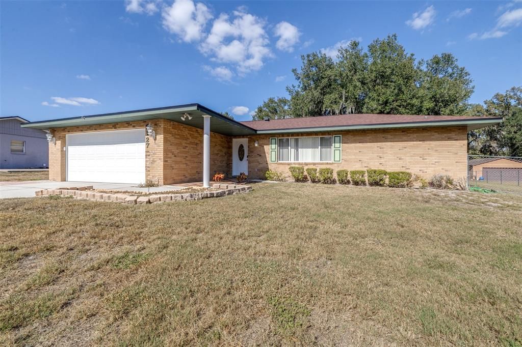 Под контрактом: $330,000 (3 спален, 2 ванн, 2069 Квадратных фут)