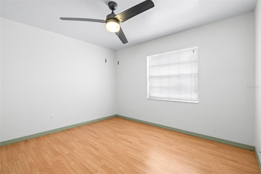 Под контрактом: $330,000 (3 спален, 2 ванн, 2069 Квадратных фут)