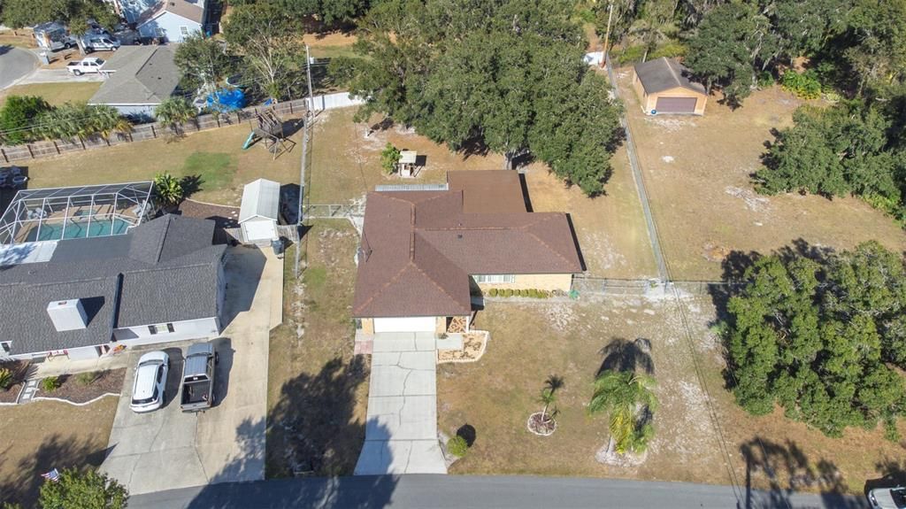 Под контрактом: $330,000 (3 спален, 2 ванн, 2069 Квадратных фут)