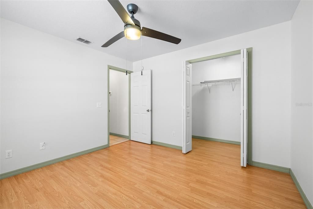 Под контрактом: $330,000 (3 спален, 2 ванн, 2069 Квадратных фут)