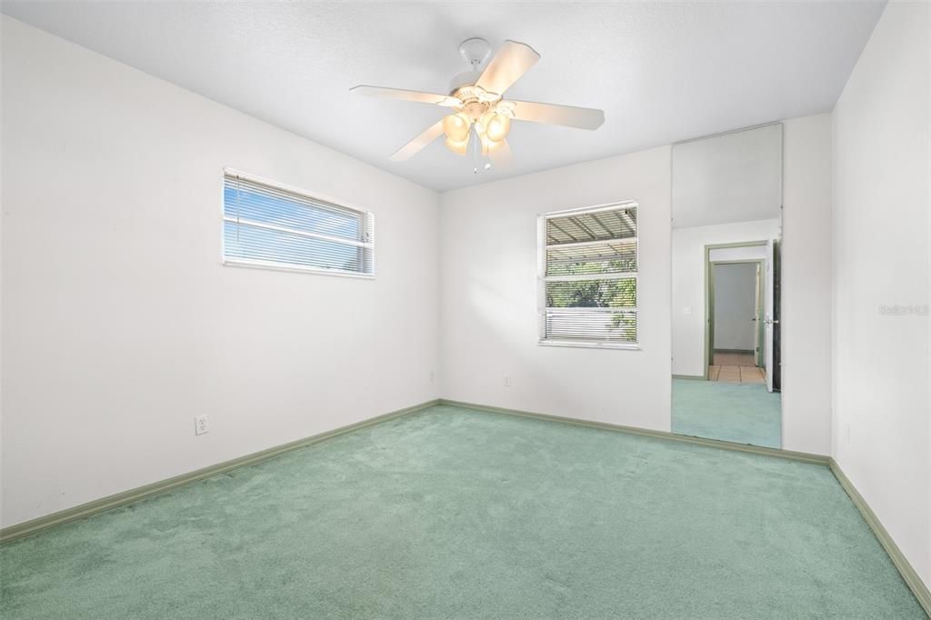 Под контрактом: $330,000 (3 спален, 2 ванн, 2069 Квадратных фут)