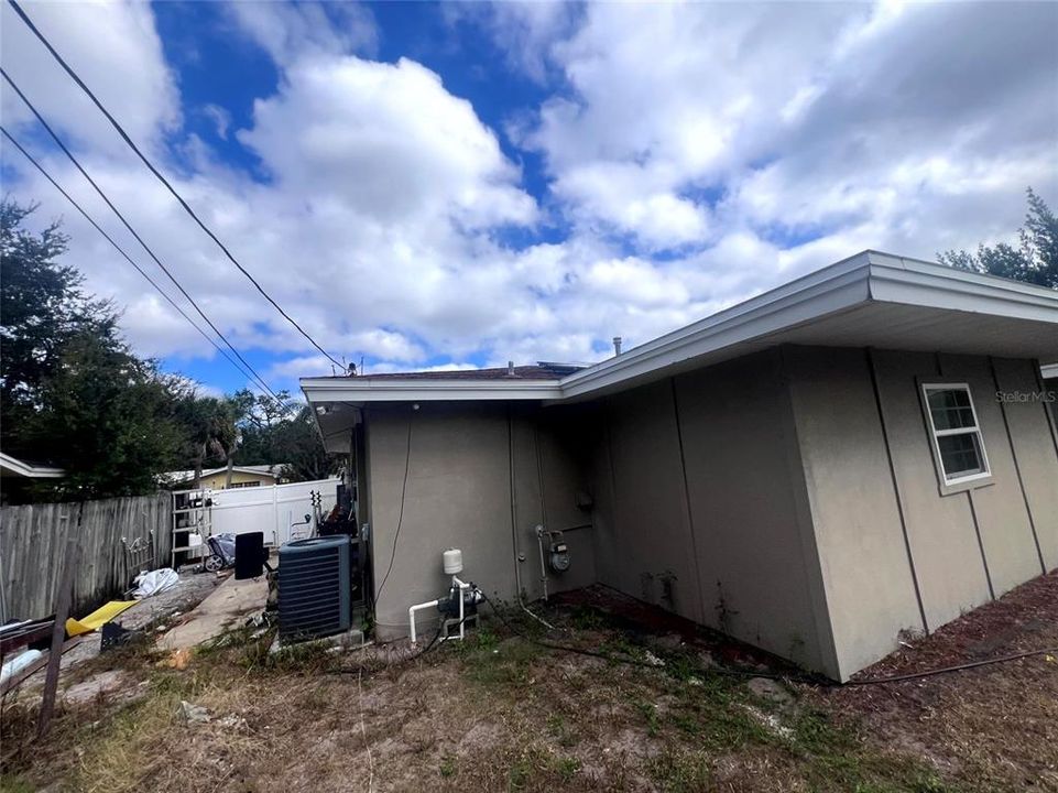 Active With Contract: $265,000 (4 beds, 2 baths, 1392 Square Feet)