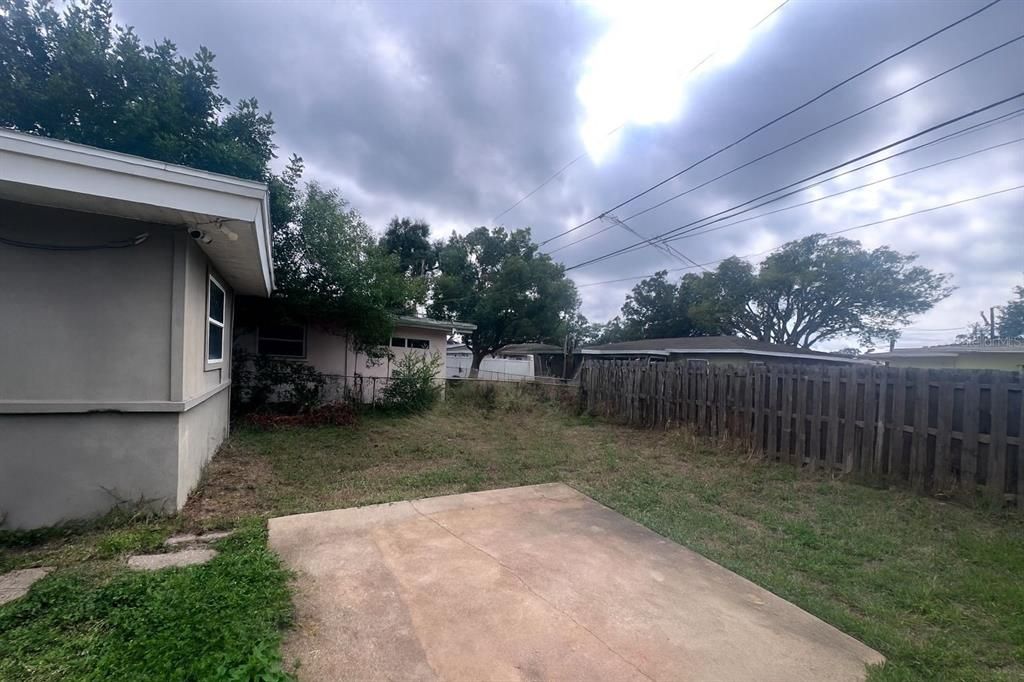 Active With Contract: $265,000 (4 beds, 2 baths, 1392 Square Feet)