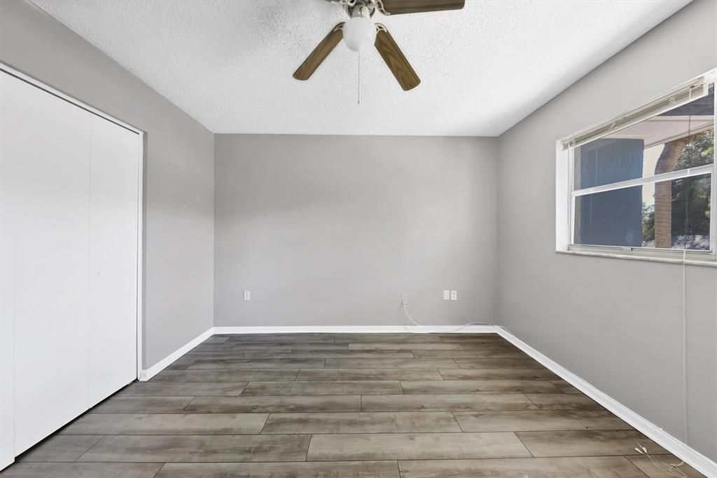 For Sale: $123,900 (2 beds, 2 baths, 962 Square Feet)