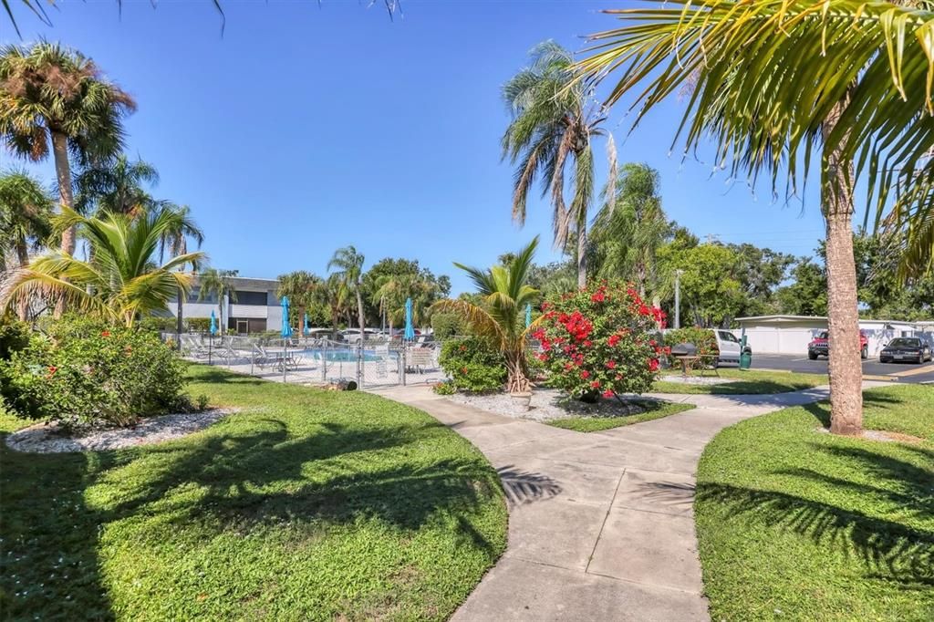 For Sale: $123,900 (2 beds, 2 baths, 962 Square Feet)