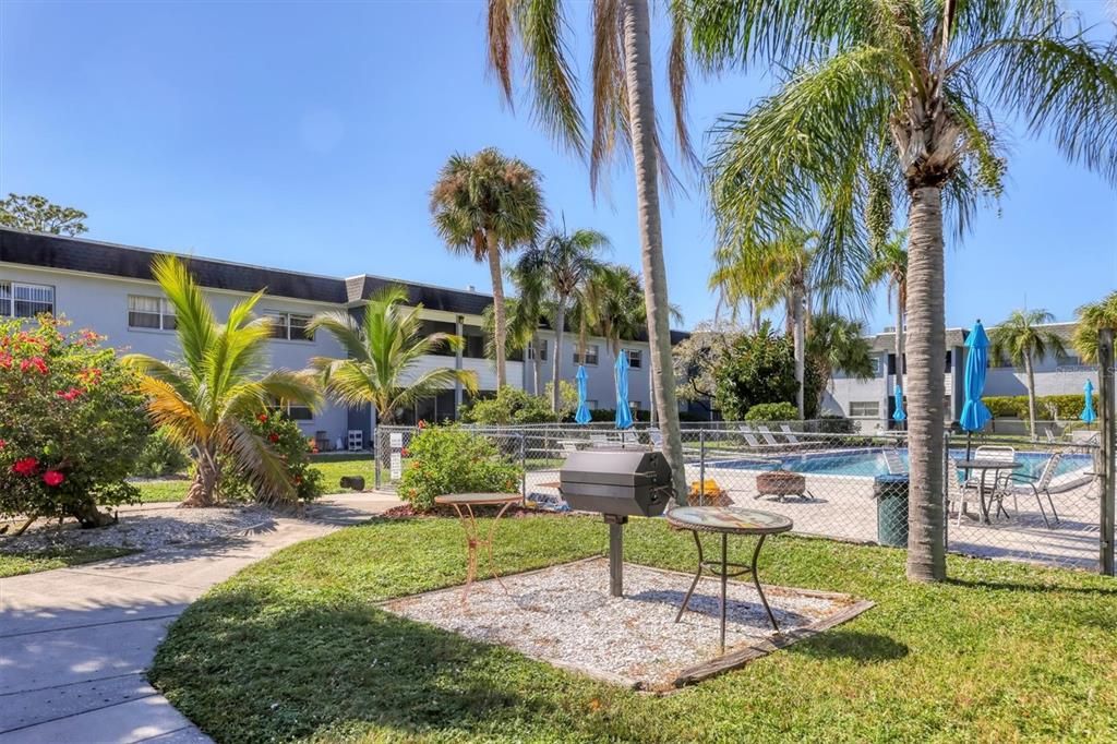 For Sale: $123,900 (2 beds, 2 baths, 962 Square Feet)