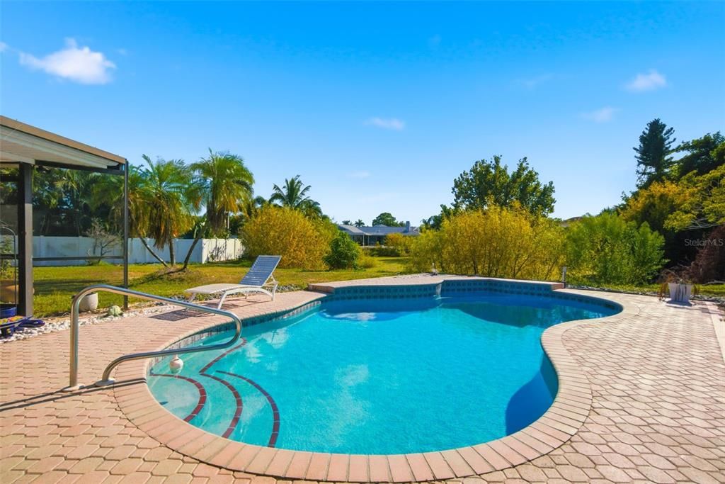 Active With Contract: $525,000 (3 beds, 2 baths, 1847 Square Feet)