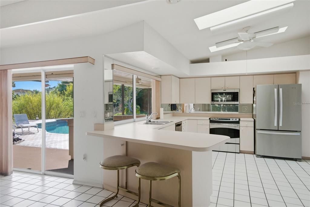 Active With Contract: $525,000 (3 beds, 2 baths, 1847 Square Feet)