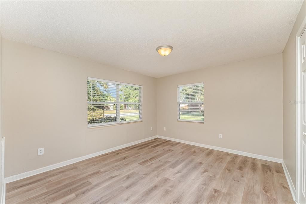 待售: $254,700 (3 贝兹, 2 浴室, 1380 平方英尺)