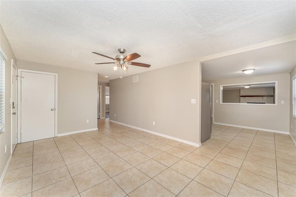 待售: $254,700 (3 贝兹, 2 浴室, 1380 平方英尺)