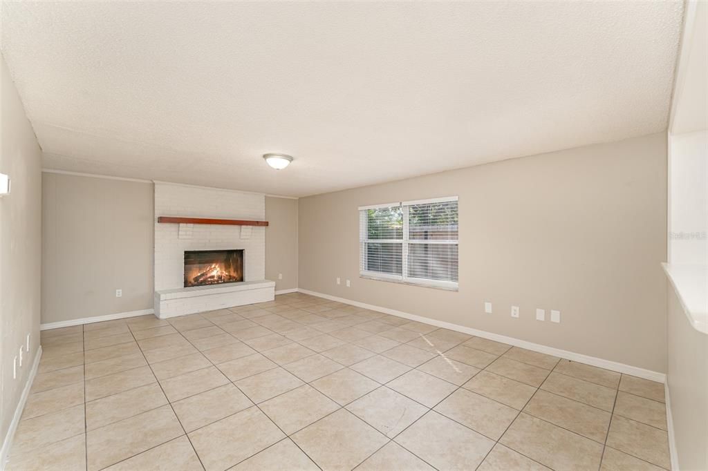 待售: $254,700 (3 贝兹, 2 浴室, 1380 平方英尺)