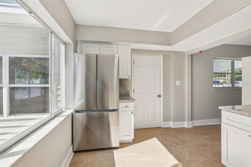 待售: $189,000 (2 贝兹, 1 浴室, 720 平方英尺)