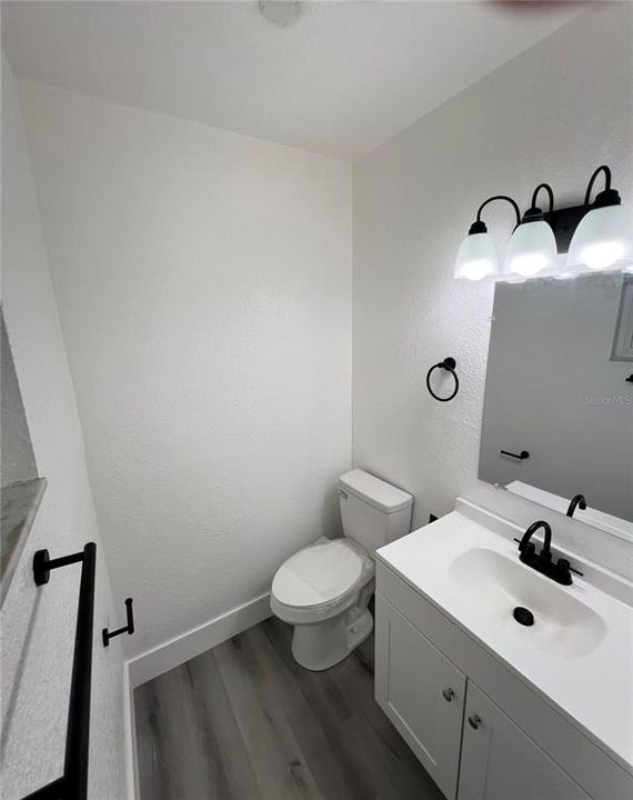 Под контрактом: $239,000 (3 спален, 1 ванн, 1072 Квадратных фут)