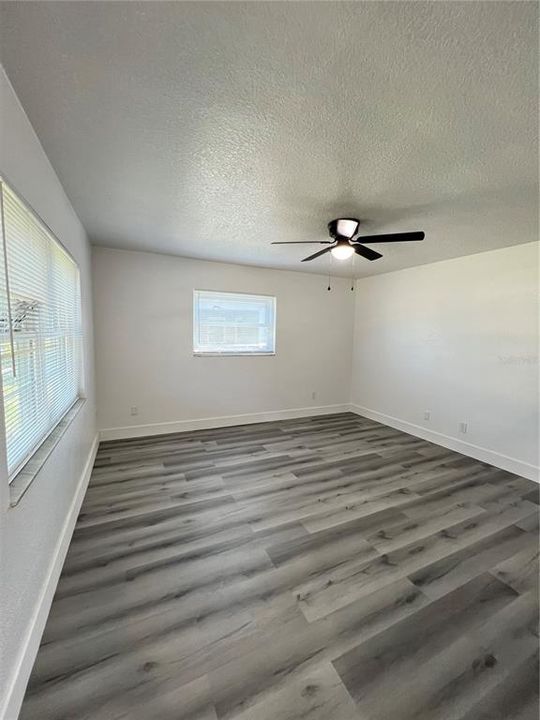 Под контрактом: $239,000 (3 спален, 1 ванн, 1072 Квадратных фут)