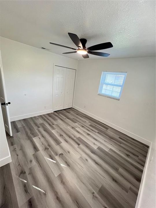 Под контрактом: $239,000 (3 спален, 1 ванн, 1072 Квадратных фут)