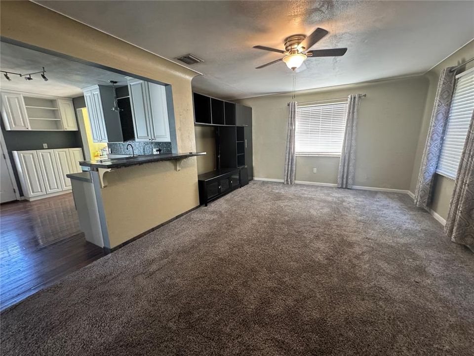 For Rent: $2,300 (3 beds, 2 baths, 1105 Square Feet)