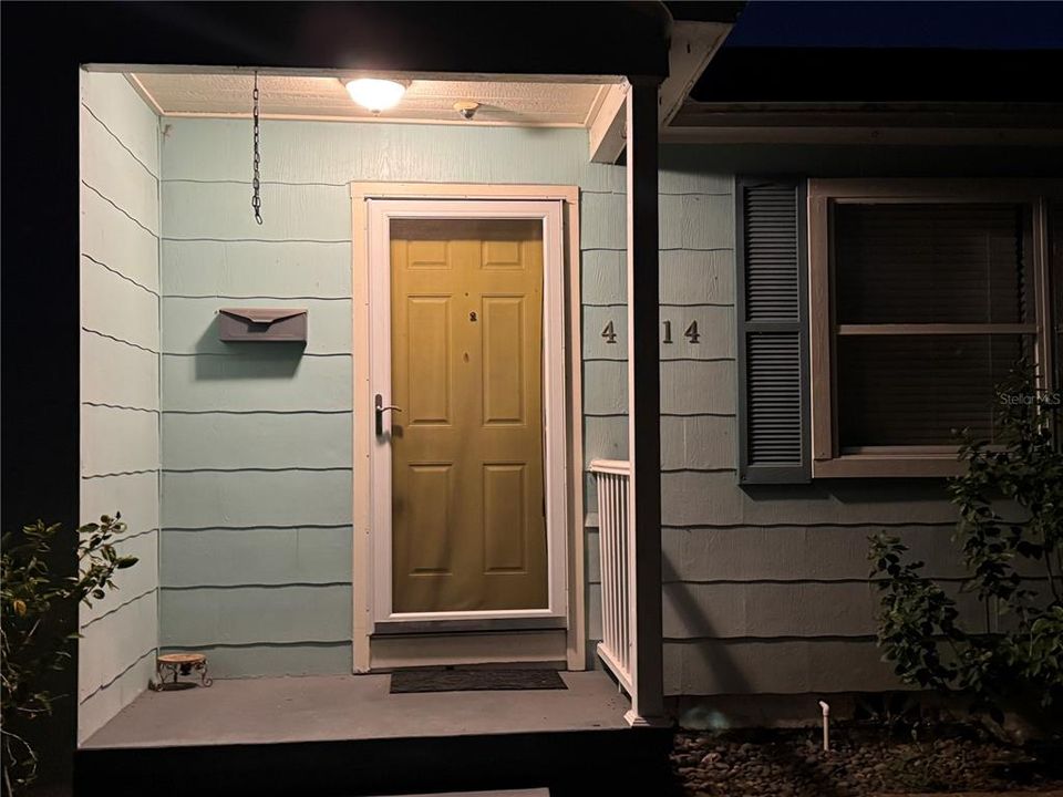 For Rent: $2,300 (3 beds, 2 baths, 1105 Square Feet)