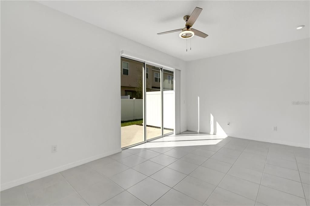 出租: $2,100 (3 贝兹, 2 浴室, 1407 平方英尺)