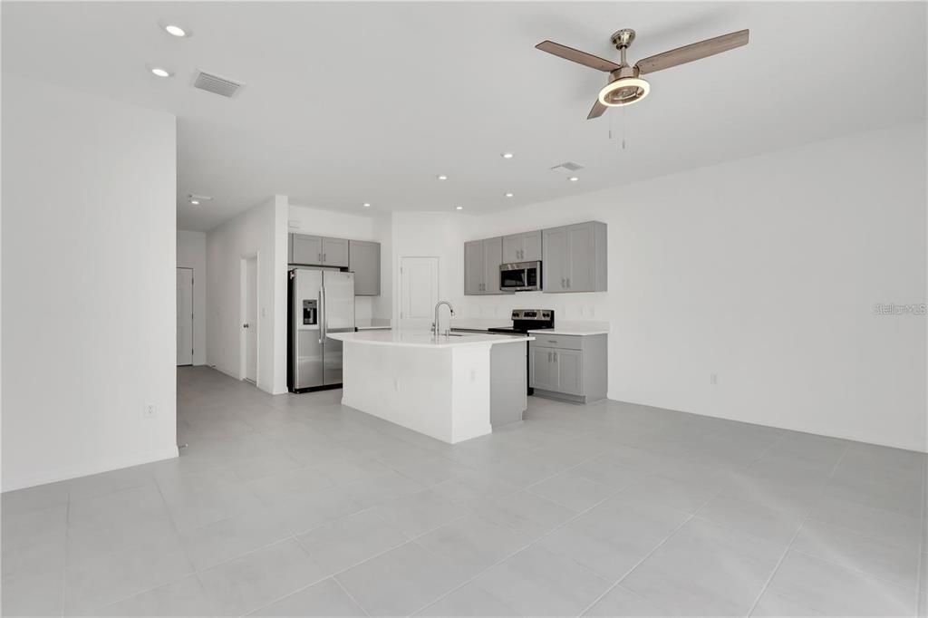 出租: $2,100 (3 贝兹, 2 浴室, 1407 平方英尺)