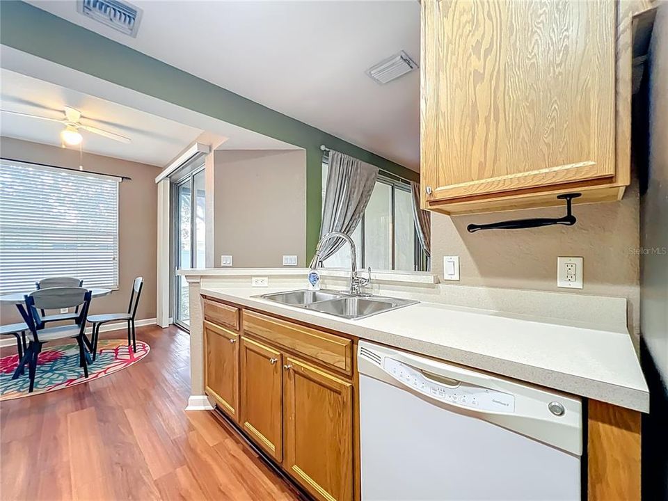 En Venta: $195,000 (2 camas, 2 baños, 1490 Pies cuadrados)