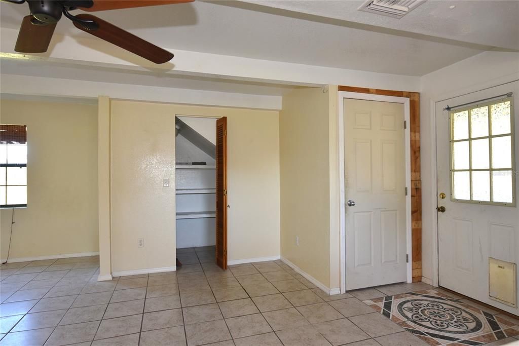 Под контрактом: $380,000 (3 спален, 2 ванн, 2140 Квадратных фут)