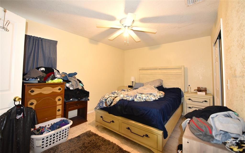 Под контрактом: $380,000 (3 спален, 2 ванн, 2140 Квадратных фут)