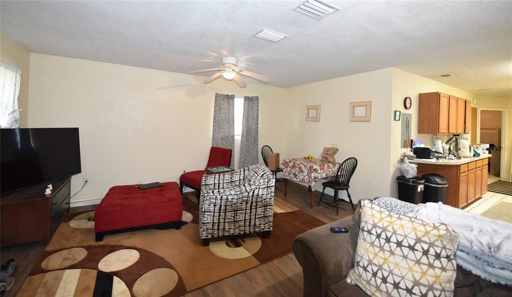 Под контрактом: $380,000 (3 спален, 2 ванн, 2140 Квадратных фут)