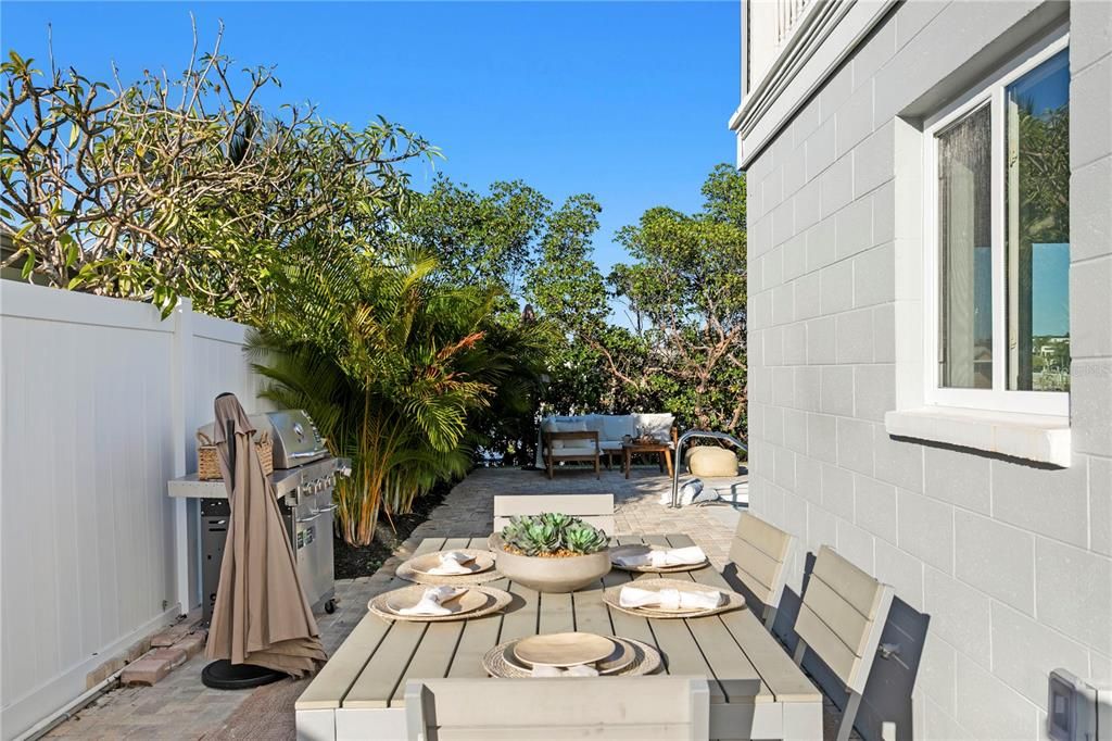 待售: $1,800,000 (3 贝兹, 2 浴室, 2248 平方英尺)