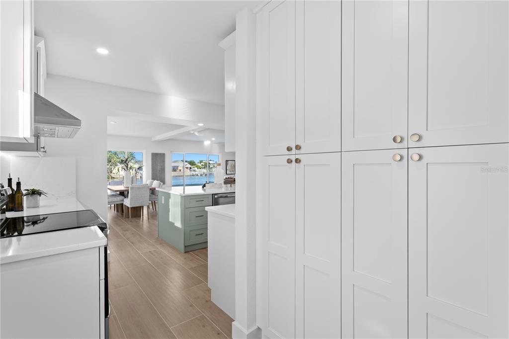 На продажу: $1,800,000 (3 спален, 2 ванн, 2248 Квадратных фут)