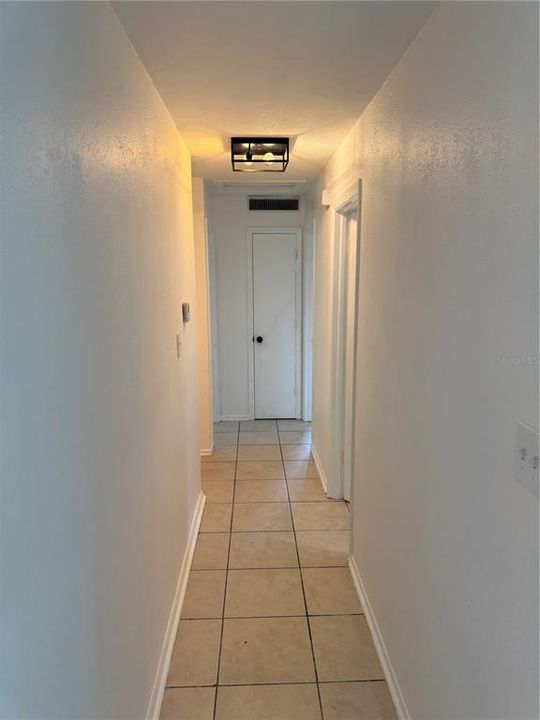 For Sale: $249,900 (3 beds, 1 baths, 864 Square Feet)