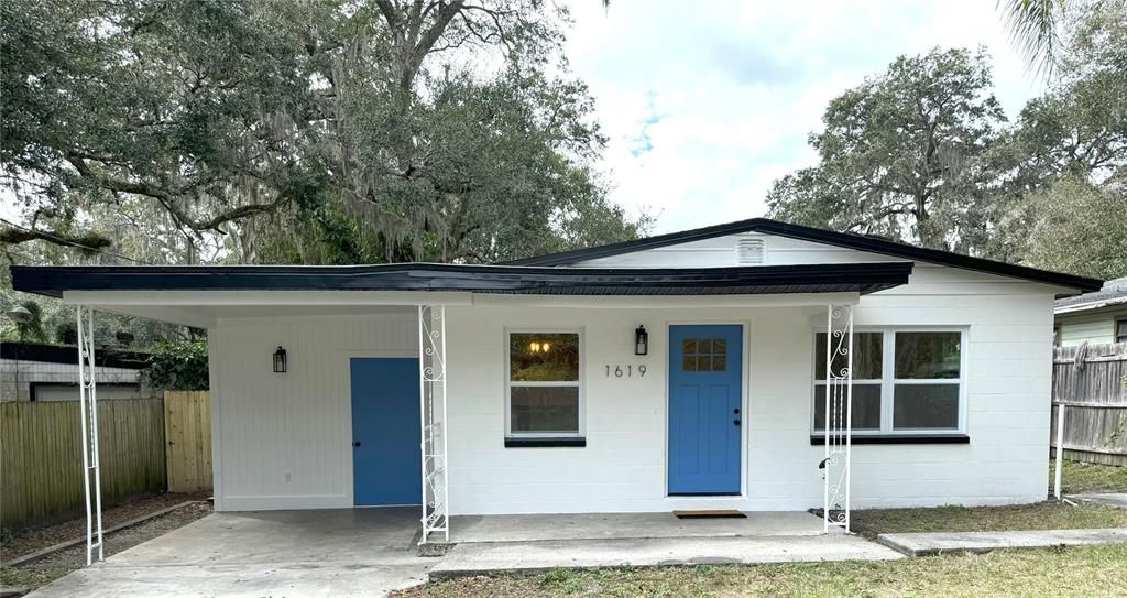 For Sale: $249,900 (3 beds, 1 baths, 864 Square Feet)