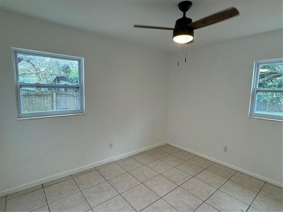 For Sale: $249,900 (3 beds, 1 baths, 864 Square Feet)