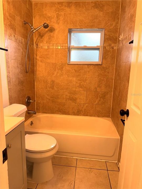 For Sale: $249,900 (3 beds, 1 baths, 864 Square Feet)