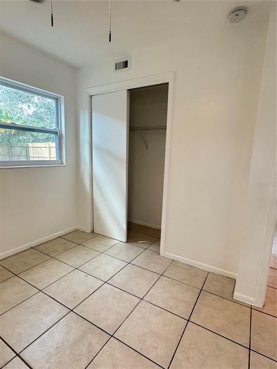 For Sale: $249,900 (3 beds, 1 baths, 864 Square Feet)