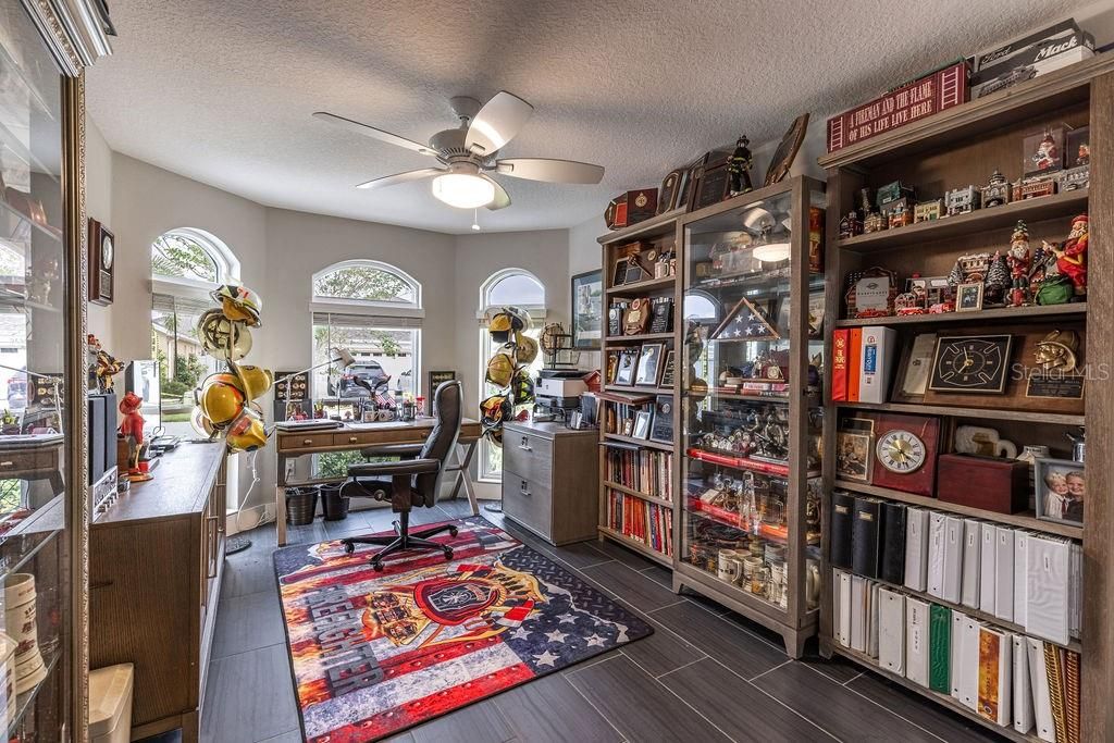 For Sale: $729,900 (3 beds, 2 baths, 1922 Square Feet)