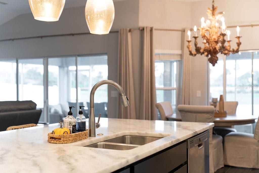 For Sale: $729,900 (3 beds, 2 baths, 1922 Square Feet)