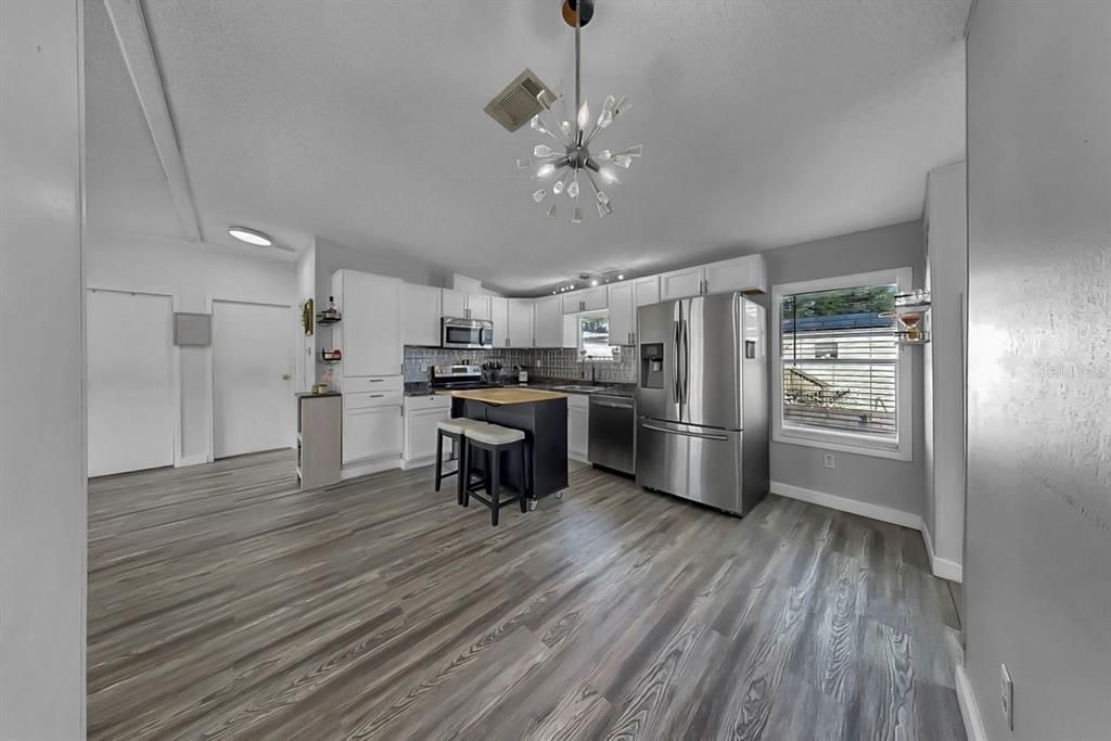 На продажу: $220,000 (3 спален, 2 ванн, 1080 Квадратных фут)