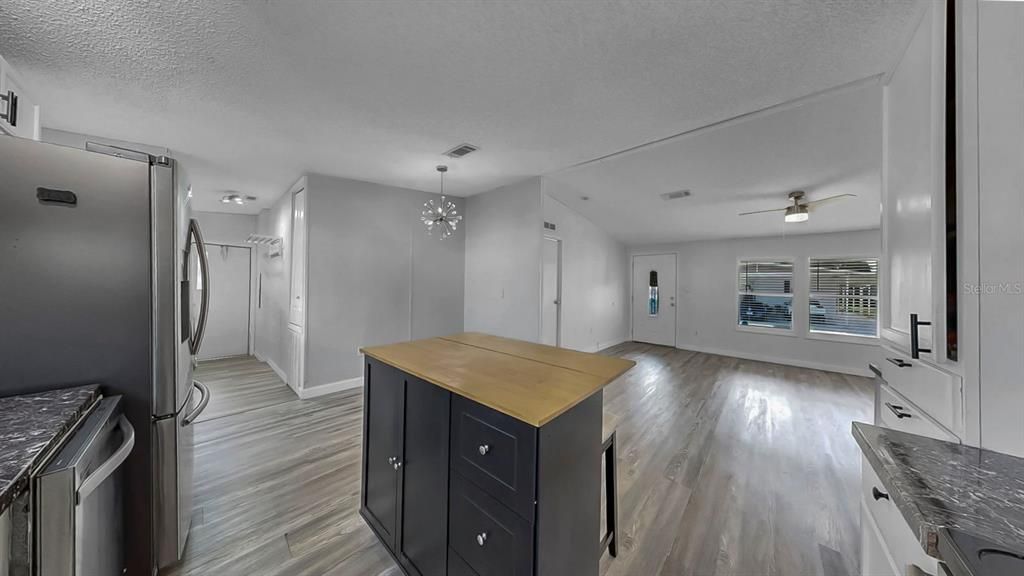 На продажу: $220,000 (3 спален, 2 ванн, 1080 Квадратных фут)