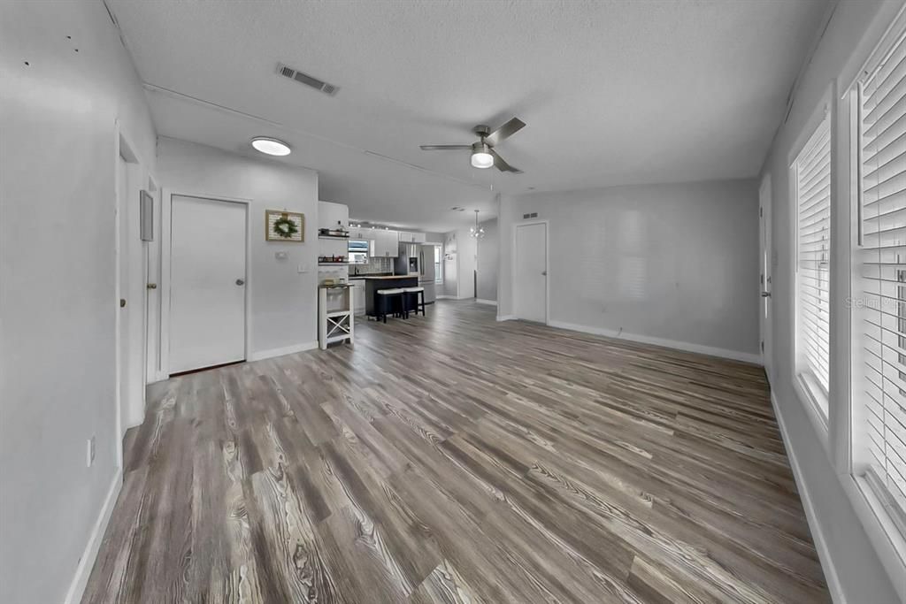 На продажу: $220,000 (3 спален, 2 ванн, 1080 Квадратных фут)