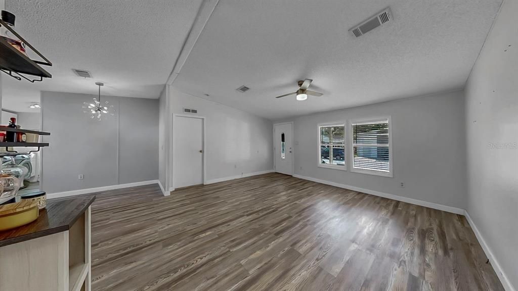 На продажу: $220,000 (3 спален, 2 ванн, 1080 Квадратных фут)