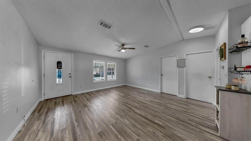 На продажу: $220,000 (3 спален, 2 ванн, 1080 Квадратных фут)