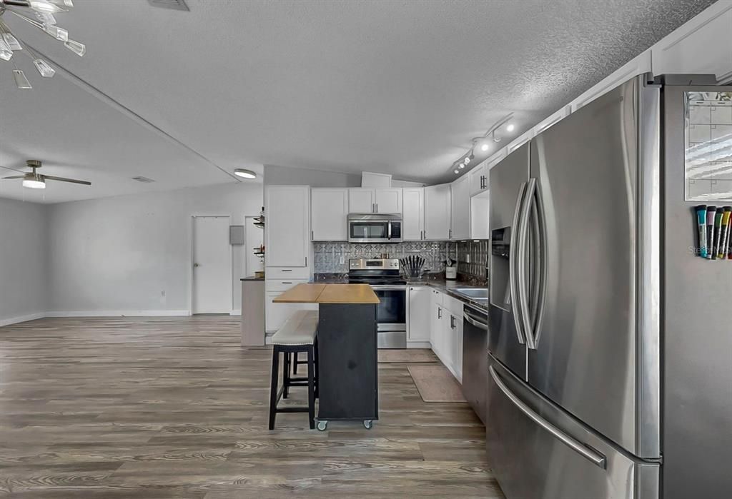 На продажу: $220,000 (3 спален, 2 ванн, 1080 Квадратных фут)