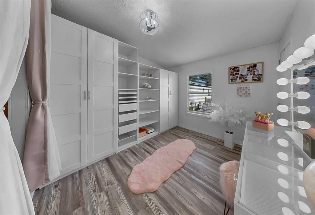 На продажу: $220,000 (3 спален, 2 ванн, 1080 Квадратных фут)