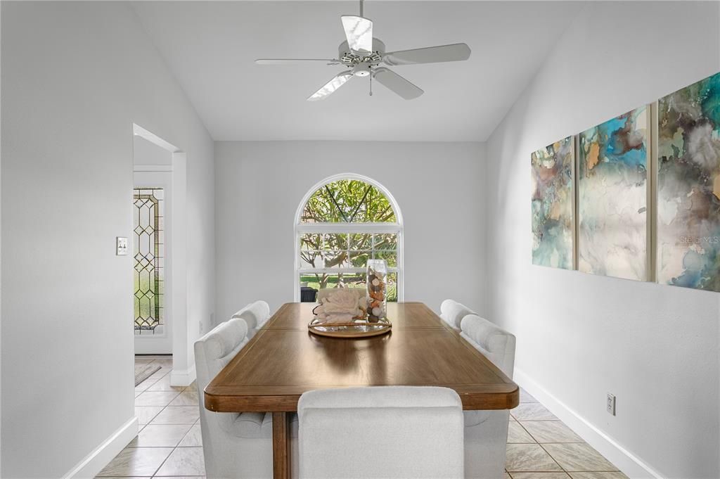 На продажу: $1,900,000 (3 спален, 2 ванн, 2193 Квадратных фут)