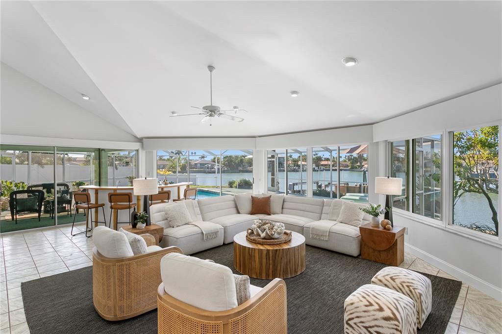 На продажу: $1,900,000 (3 спален, 2 ванн, 2193 Квадратных фут)