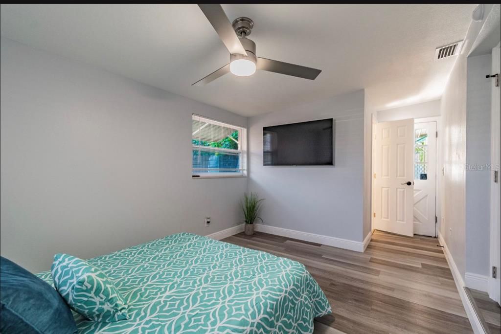 Active With Contract: $2,600 (3 beds, 2 baths, 1368 Square Feet)
