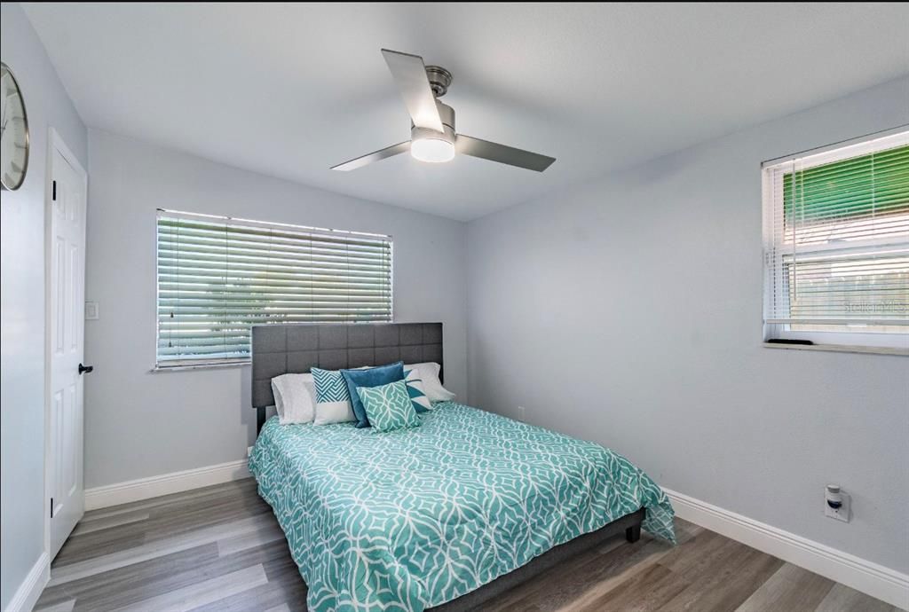 Active With Contract: $2,600 (3 beds, 2 baths, 1368 Square Feet)
